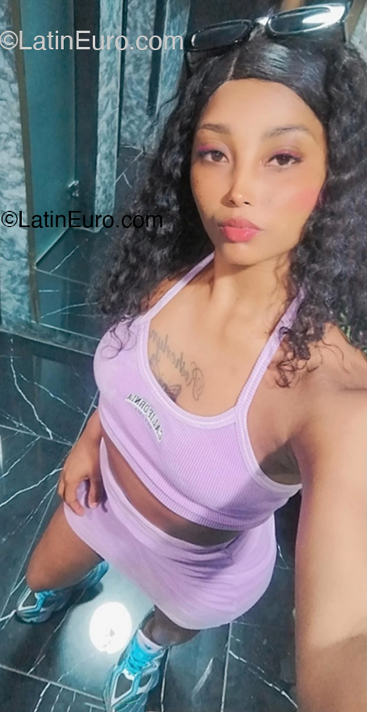 Date this voluptuous Dominican Republic girl Micaela from Santo Domingo DO52469