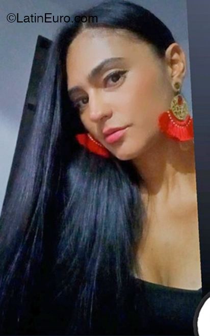 Date this charming Colombia girl Yary from Medellin CO32970