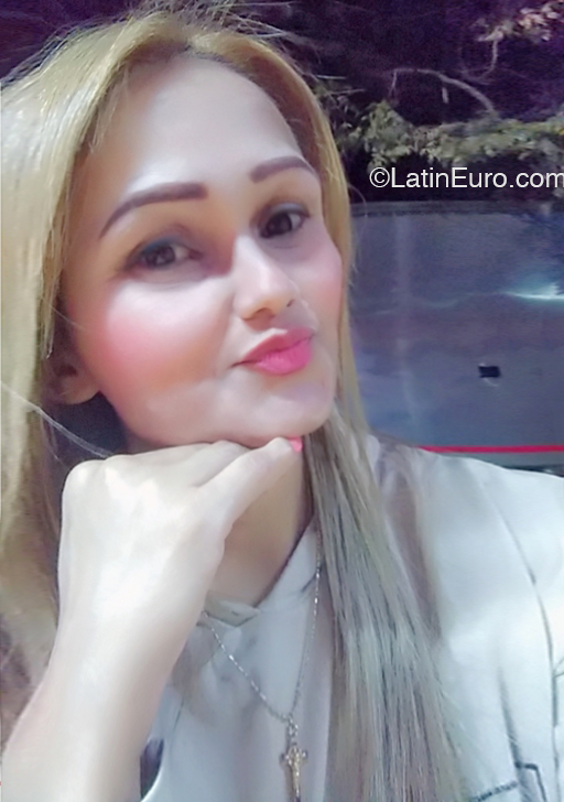Date this fun Colombia girl Kendall from Bogota CO33028