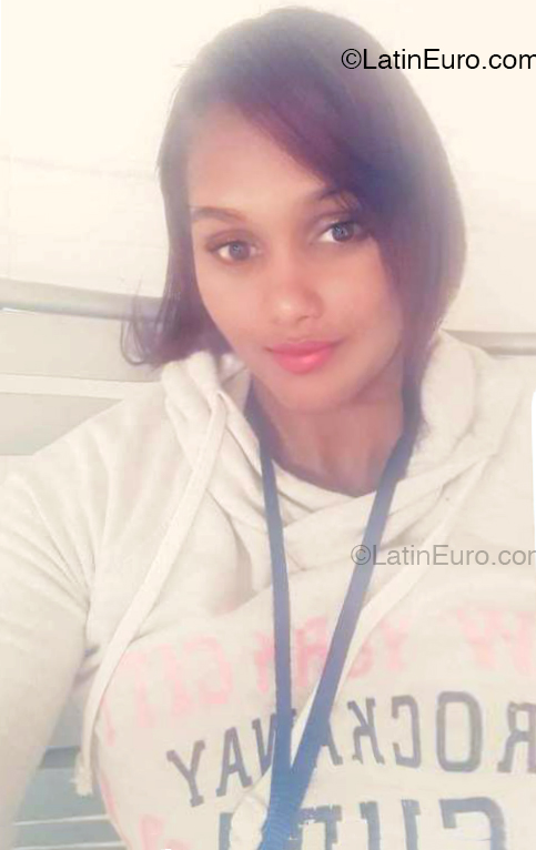Date this sultry Switzerland girl Jaylen from España DO53180