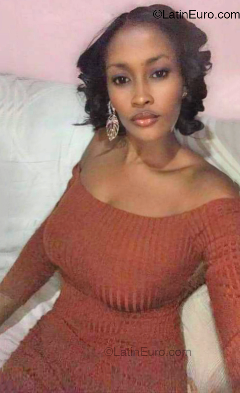 Date this athletic Dominican Republic girl Yenny from San Pedro de Macoris DO53307