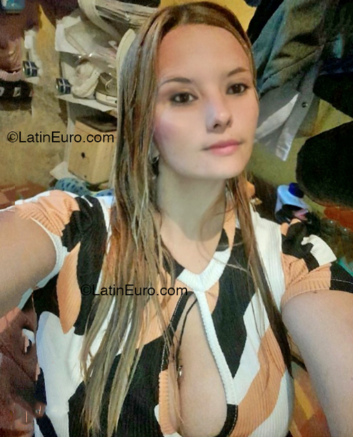 Date this good-looking Uruguay girl Cecilia from Paysandu UY104