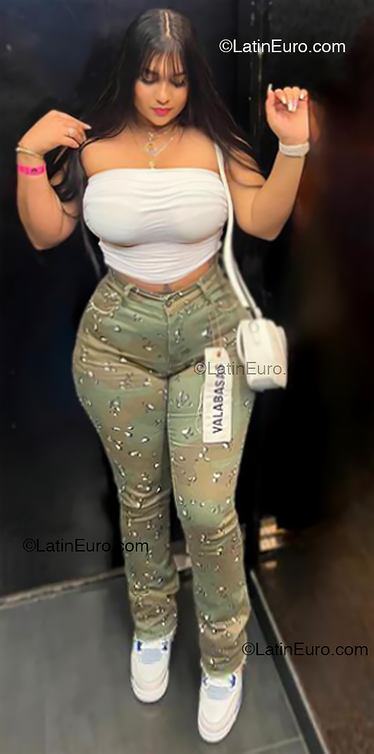 Date this fun Dominican Republic girl Paola from Santo Domingo DO53770