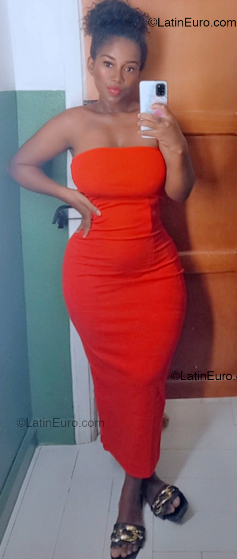 Date this pretty Ecuador girl Stefania from Guayaquil EC1074