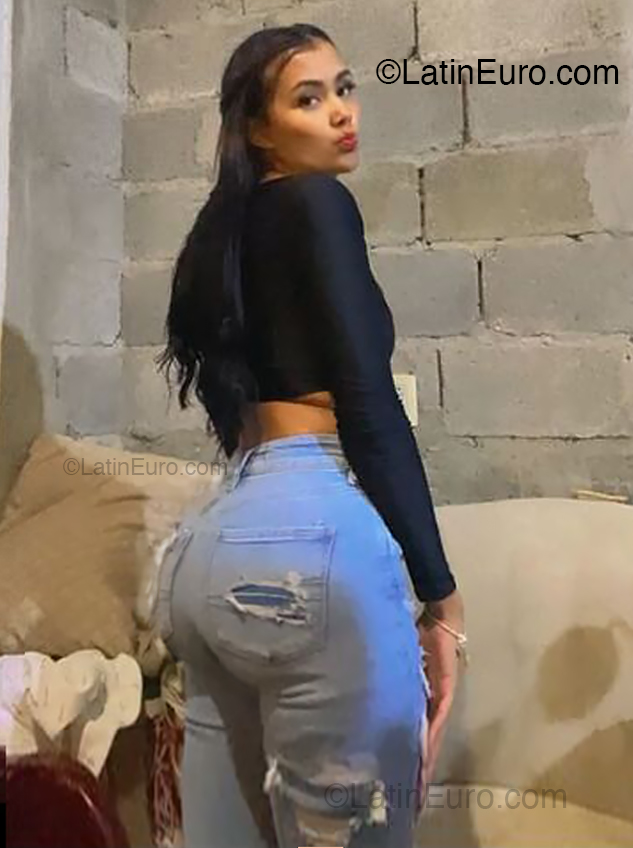 Date this passionate Dominican Republic girl Jazmin from Santiago DO53858