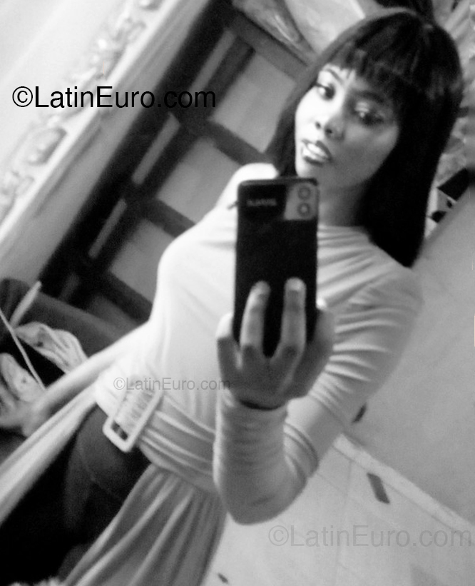 Date this sensual Dominican Republic girl Mika from Punta Cana DO53921