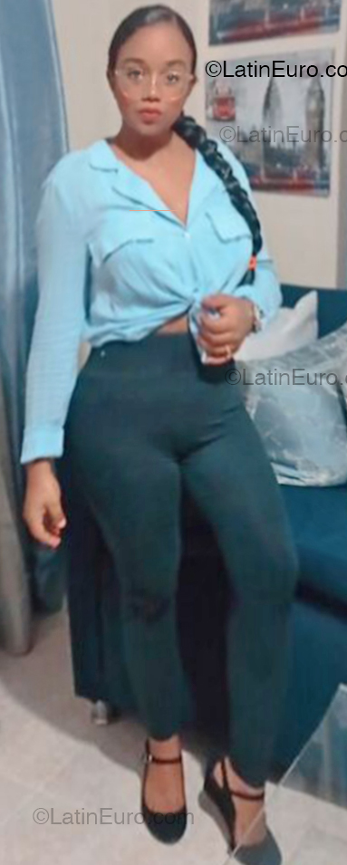 Date this beautiful Dominican Republic girl Michelly from Santo Domingo DO53940
