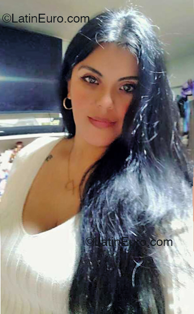 Date this funny Peru girl Kassy from Lima PE2118