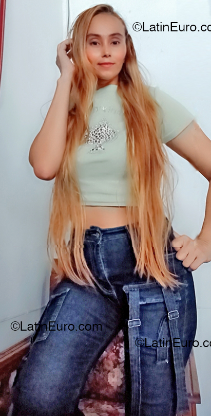 Date this hard body Colombia girl Sofia from Bogota CO33233