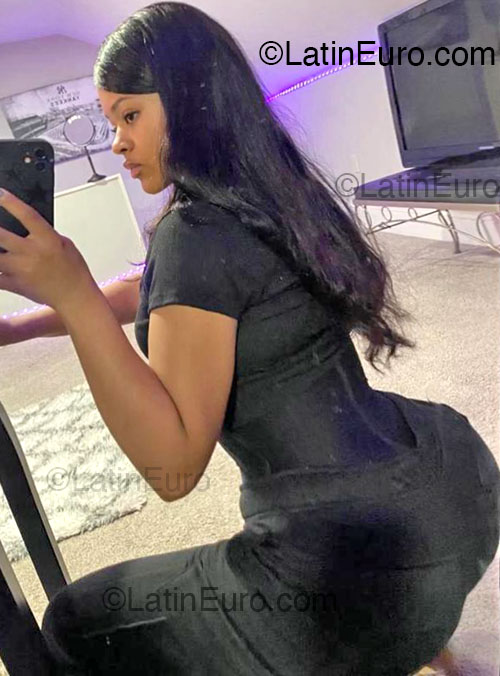 Date this tall Dominican Republic girl Valery from Bajos De Haina DO54462