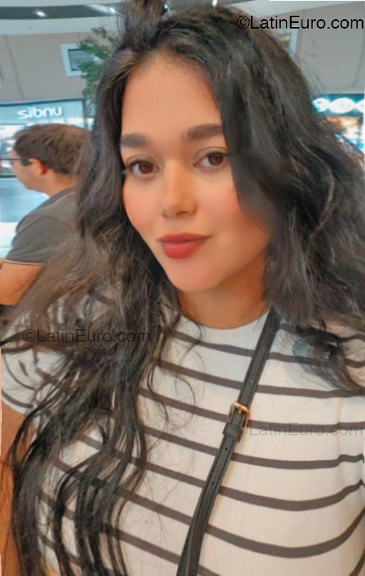 Date this lovely France girl Adriana from Pau FR381
