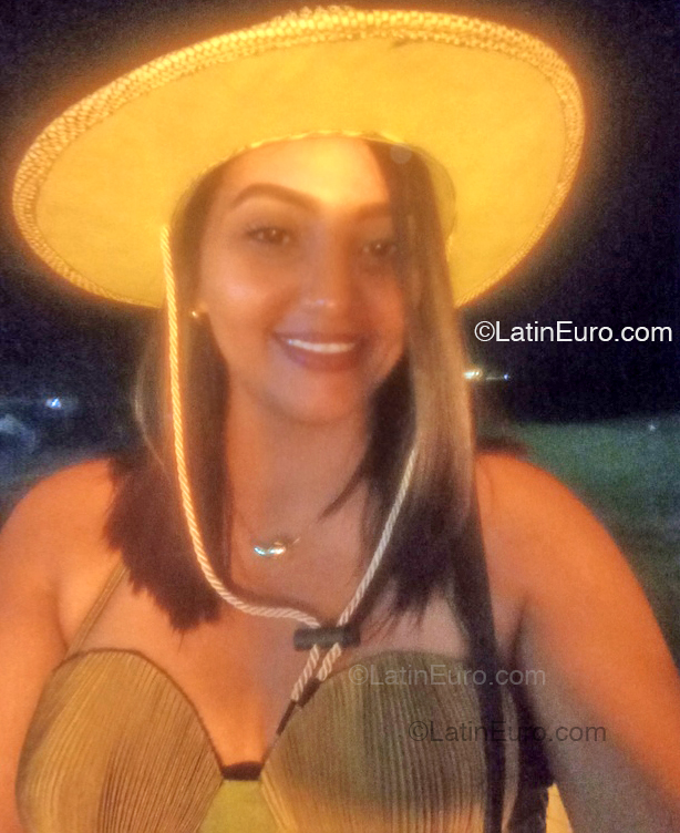 Date this athletic Dominican Republic girl Emeli from Puerto Plata DO54515