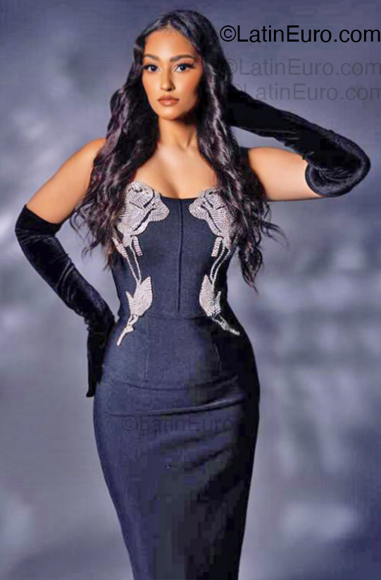 Date this attractive Dominican Republic girl LisMari from Santo Domingo DO54518