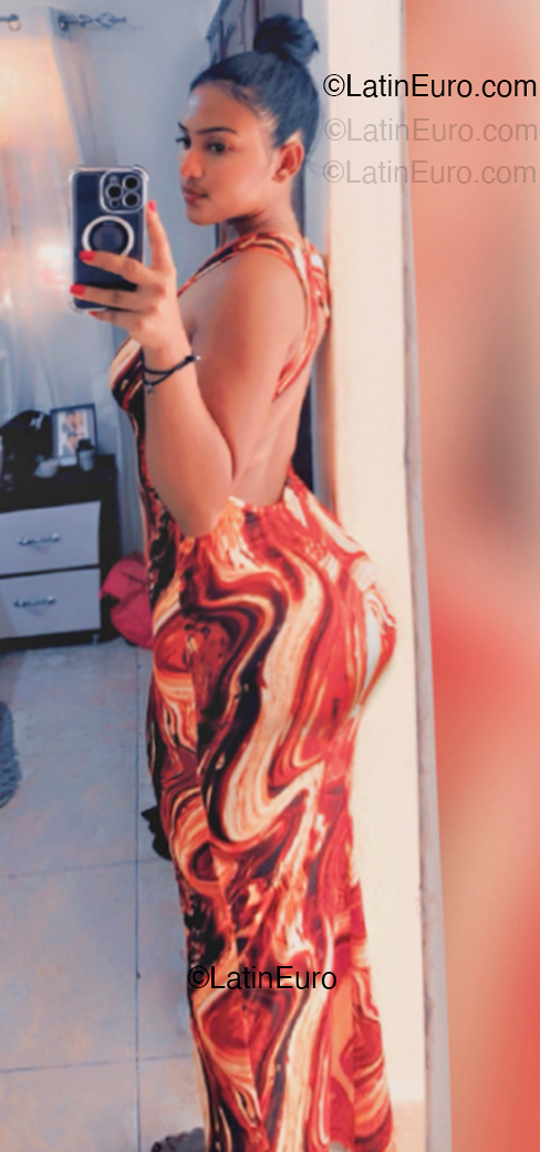 Date this charming Dominican Republic girl Rosalva from Santo Domingo DO54538