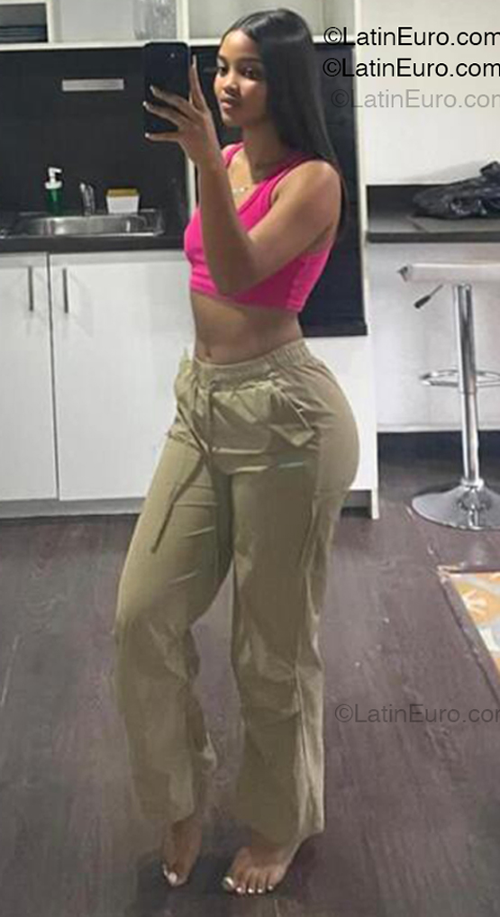 Date this charming Dominican Republic girl Greisha from Dajabon DO54642