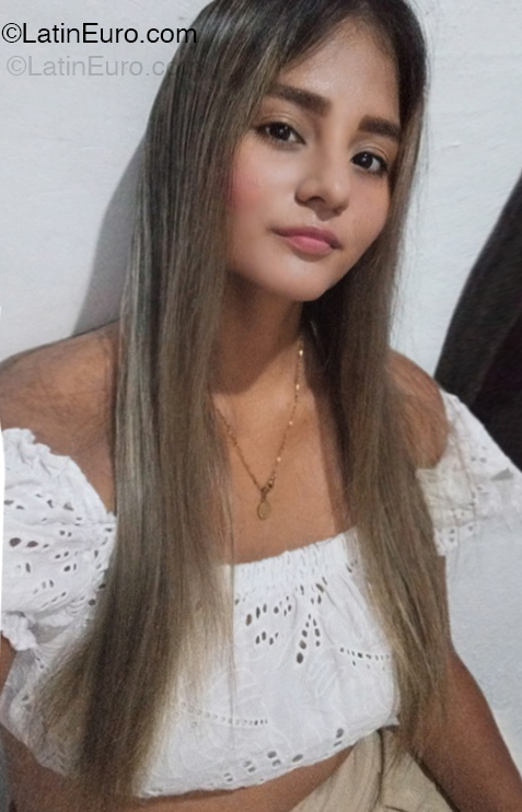 Date this tall Venezuela girl Oriana from Rubio VE5265
