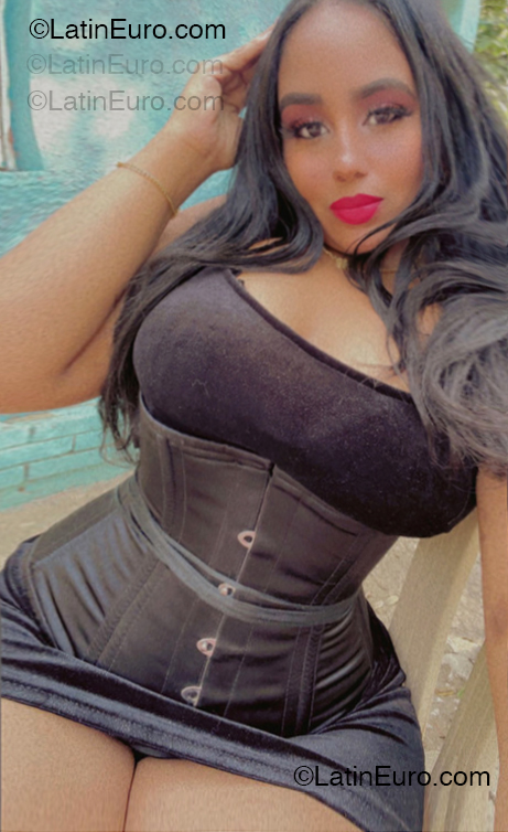 Date this georgeous Dominican Republic girl Estrella from Estrella DO54938