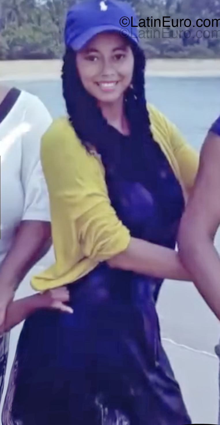 Date this charming Dominican Republic girl Kay b from Nagua DO54948