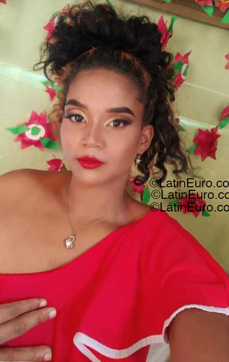 Date this pretty Colombia girl Aranza from Caratagena CO33323