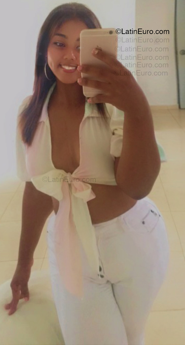 Date this athletic Dominican Republic girl Deiry from Sosua DO54993