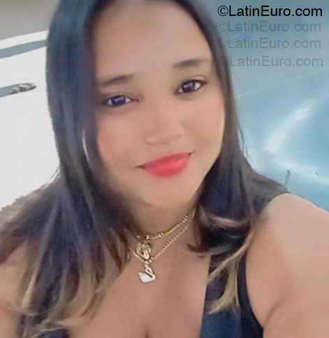 Date this attractive Dominican Republic girl Vanesa from Santo Domingo DO55042