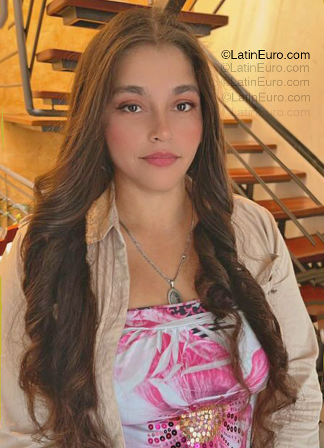 Date this georgeous Colombia girl Berenice from Bogota CO33336