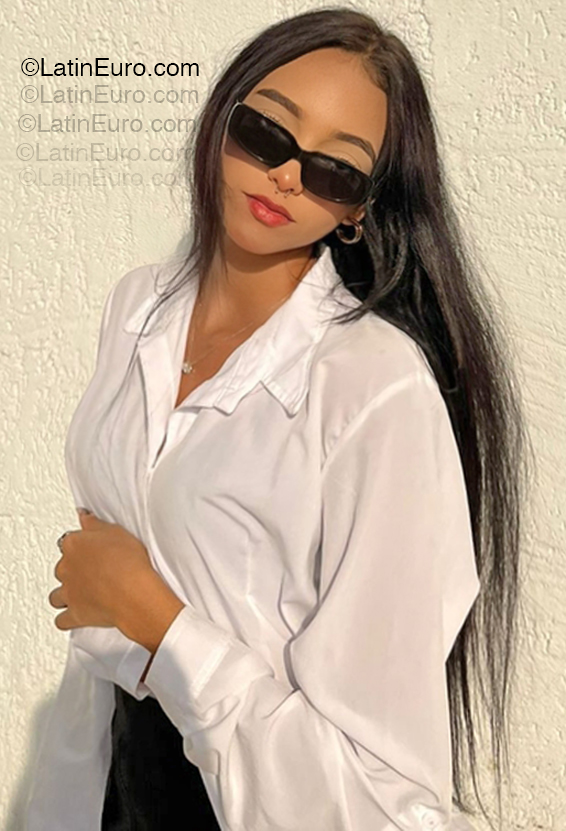 Date this sensual Colombia girl Gnesis from Bogota CO33353