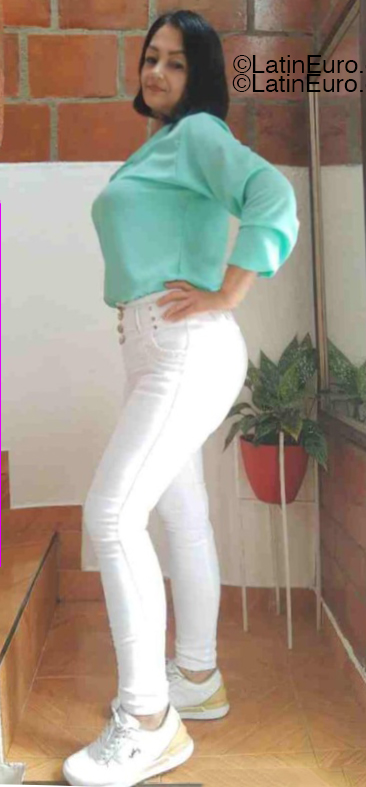 Date this voluptuous Colombia girl Mirian from Cali CO33367