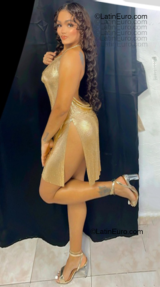 Date this sultry Dominican Republic girl Julissa from Santo Domingo DO55166