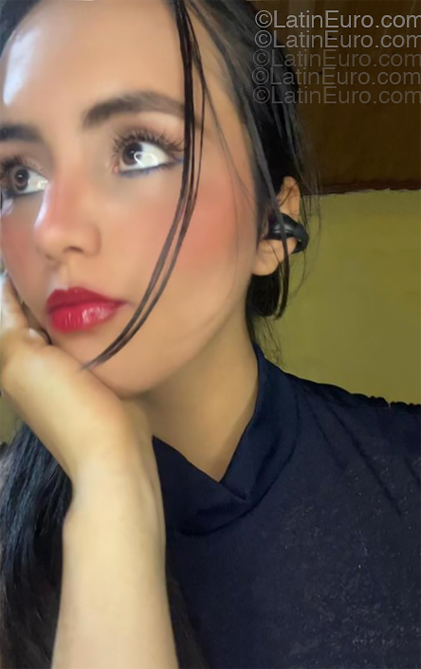 Date this charming Colombia girl Liliana from Bogota CO33371