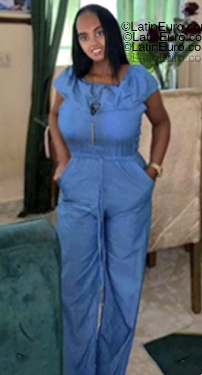 Date this hard body Dominican Republic girl Yissel from La Altagracia DO55168