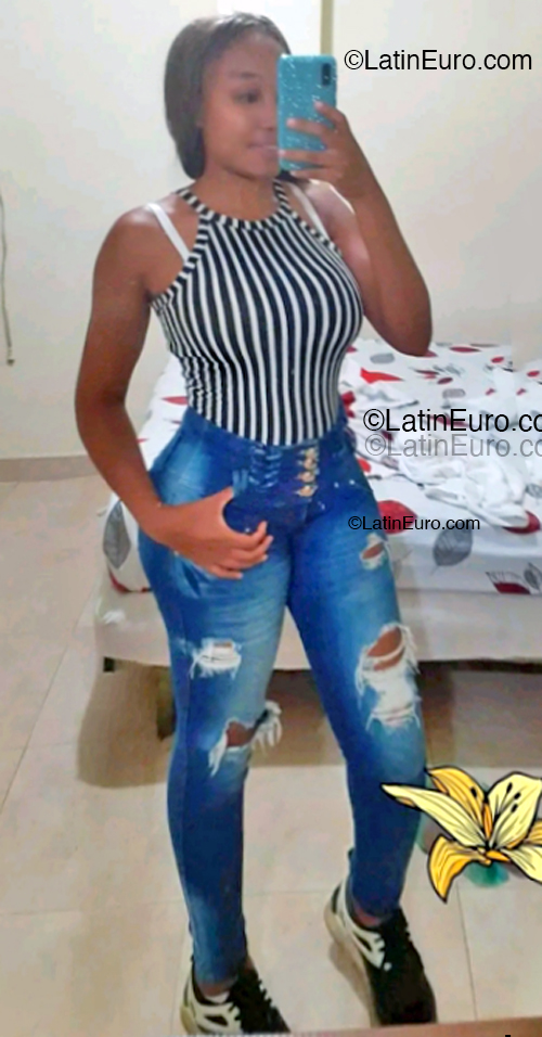 Date this georgeous Colombia girl Denisse from Cali CO33388