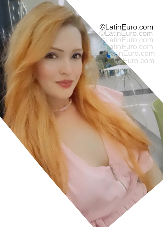 Date this gorgeous Colombia girl Marjen from Medellin CO33443