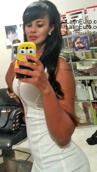 Date this gorgeous Dominican Republic girl Marinelly from Santo Domingo DO55248