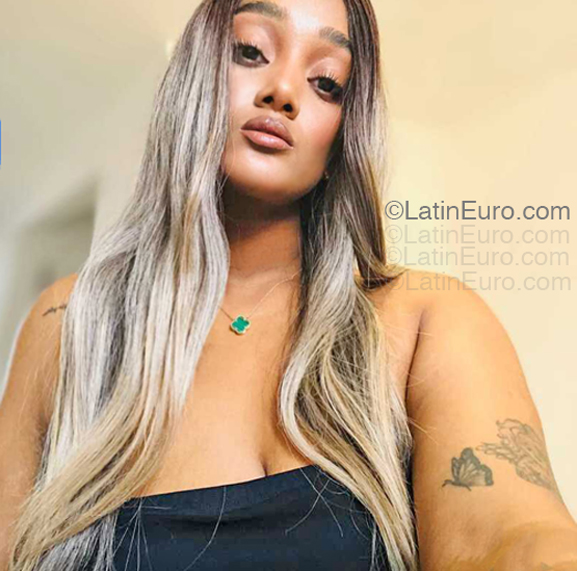 Date this delightful Dominican Republic girl Debora from Santiago DO55266