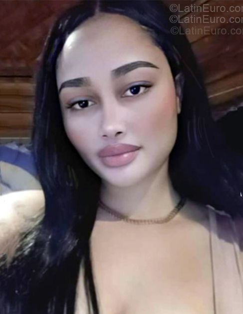 Date this nice looking Dominican Republic girl Anyelina from Santiago DO55267