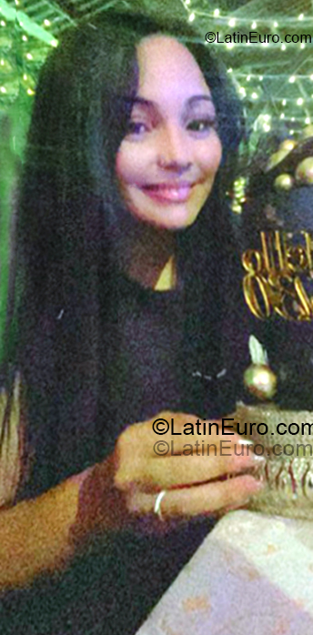 Date this young Colombia girl Sulgey from Bogota CO33450