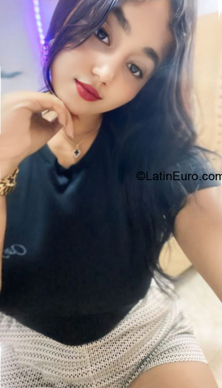 Date this young Colombia girl Ross from Cali CO33446