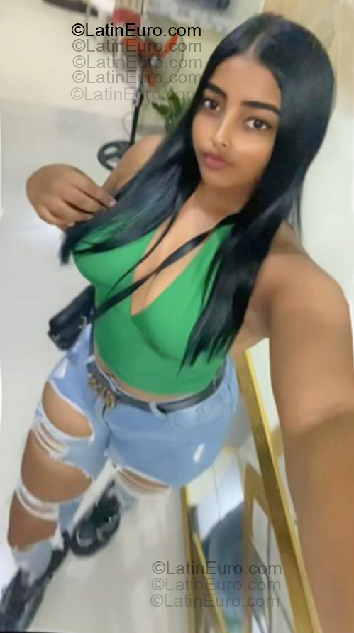 Date this charming Dominican Republic girl Angie from La Romana DO55345