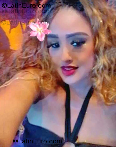 Date this foxy Dominican Republic girl Stephany from Higuey DO55381
