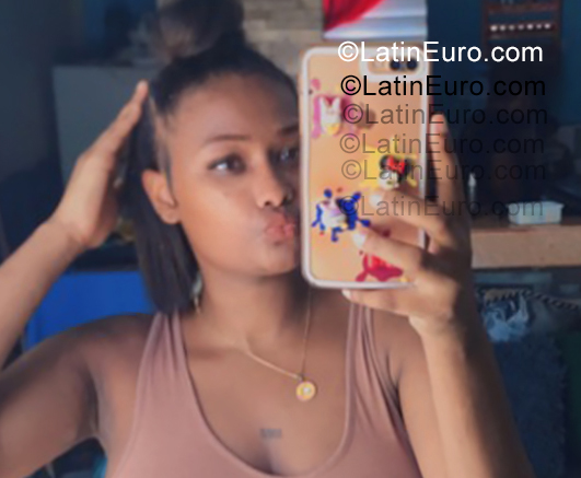 Date this exotic Dominican Republic girl Patricia from Bajos De Haina DO55412