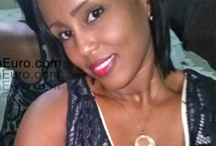 Date this hard body Dominican Republic girl Magdalena from Santo Domingo DO55413