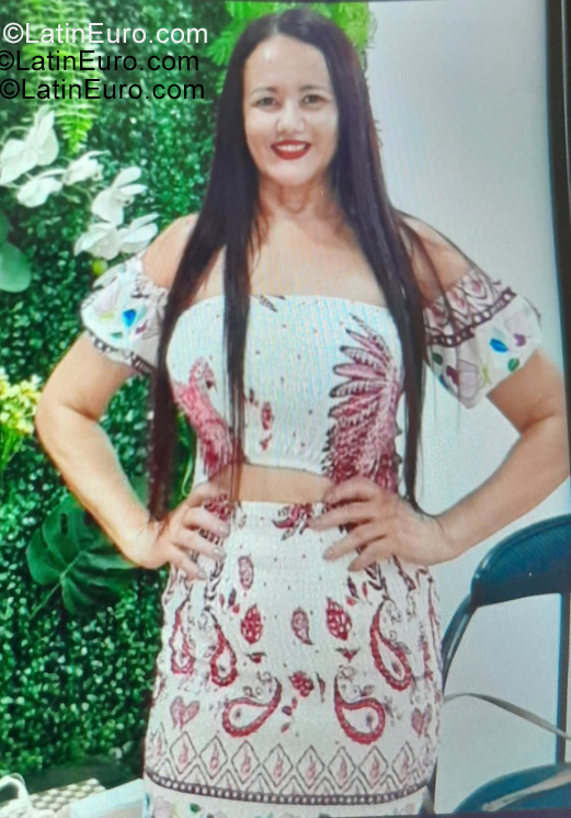 Date this lovely Brazil girl Milah from Brasil BR12384