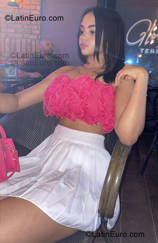 Date this tall Dominican Republic girl Neny from Santo Domingo DO55433
