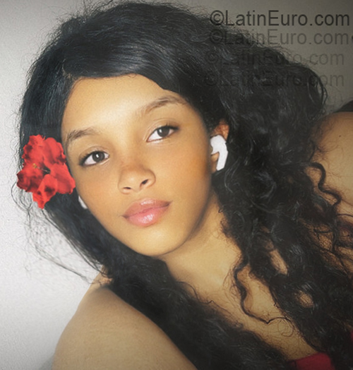 Date this fun Dominican Republic girl Daneisy from Santo Domingo DO55461
