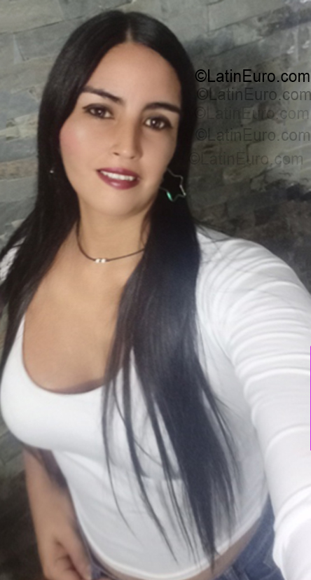 Date this lovely Venezuela girl Liliana from Caracas VE5365