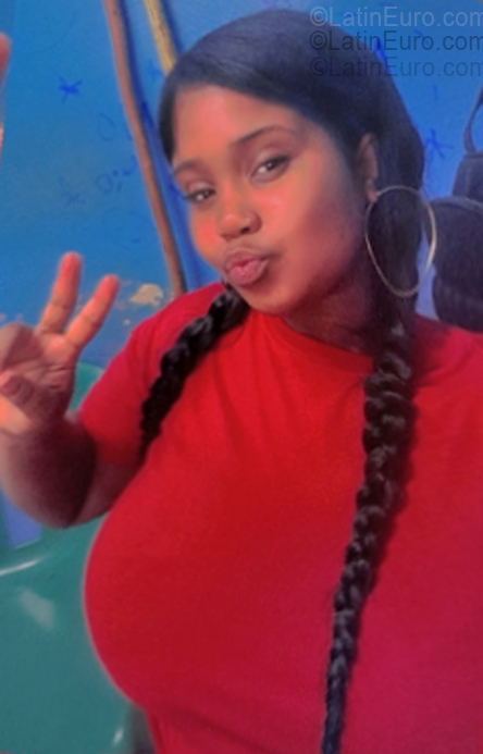 Date this voluptuous Dominican Republic girl Katherine from Santo Domingo DO55468