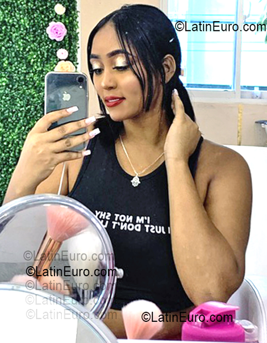 Date this attractive Dominican Republic girl Arleny from Santiago DO55471