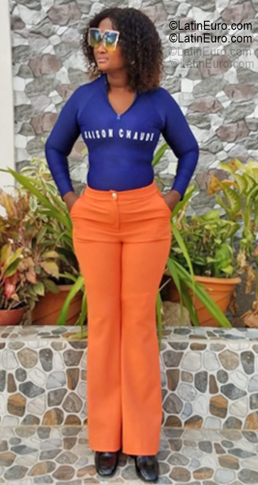 Date this beautiful Angola girl Teresa from Luanda AO105