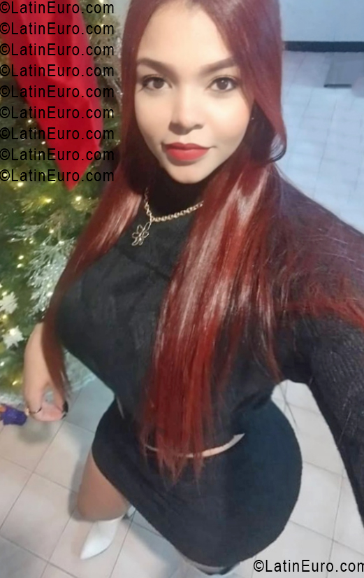 Date this sensual Venezuela girl Karina from Caracas VE5390